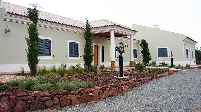 Espargosa
Place: Castro Marim
Photo: Espargosa Espargosa
Place: Castro Marim
Photo: Espargosa