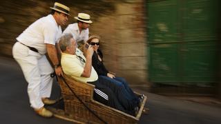 Carro de cesto
Место: Monte
Фотография: Turismo da Madeira Carro de cesto
Место: Monte
Фотография: Turismo da Madeira