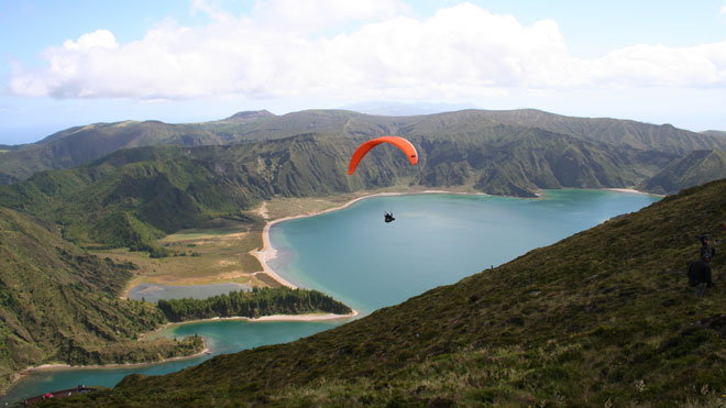 Paragliding_Fogo Lake_by Clube Asas do Atlântico and Turismo dos Açores
