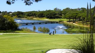 Campo de Golfe
地方: Vale do Lobo
照片: Quinta do Lago Campo de Golfe
地方: Vale do Lobo
照片: Quinta do Lago